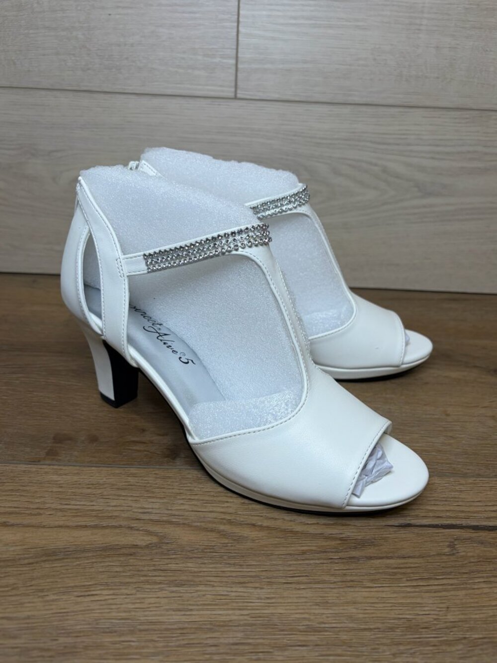 Easy Street Alive 5 Flash Dress Hell Sandal Women’s Size 7.5 M